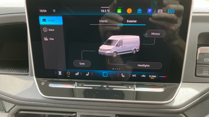 Volkswagen Crafter Cr35 Mwb Diesel Fwd 2.0 TDI 177PS Commerce Plus High Roof Van Auto - Image 33